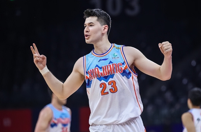 新疆男篮换帅两载战绩暴跌，邱彪离任成转折点