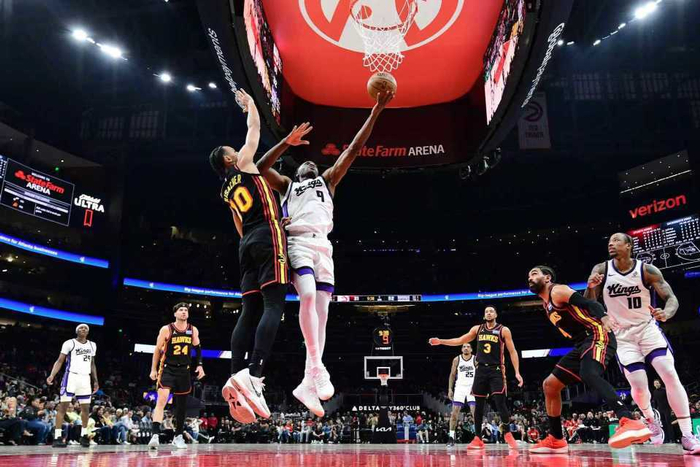 老鹰力克国王横扫对手 东部前六稳如泰山