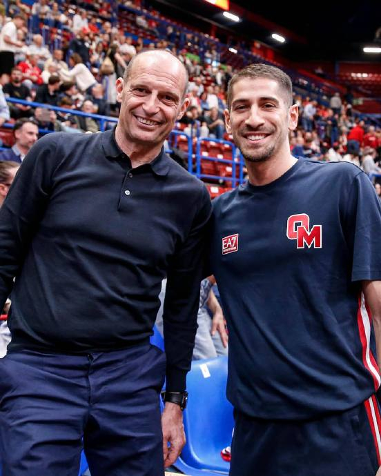 阿莱格里现身欧篮联赛观赛 与米兰球迷名宿交流