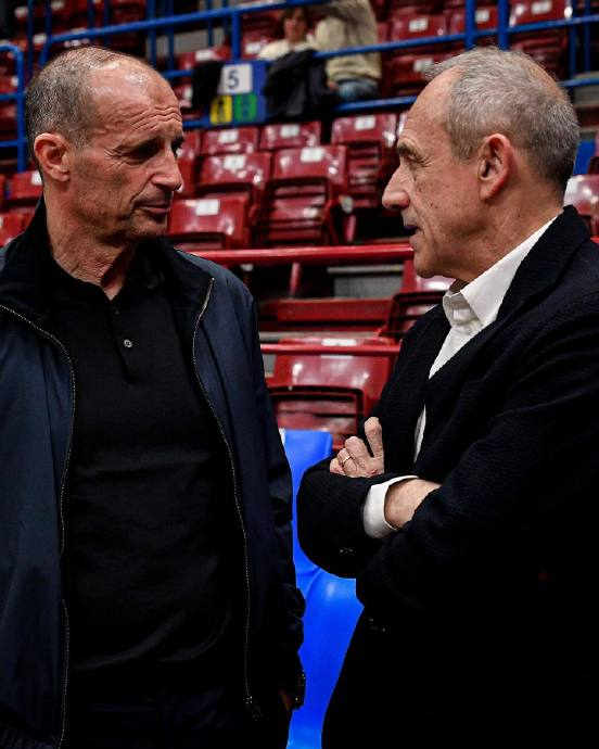 阿莱格里现身欧篮联赛观赛 与米兰球迷名宿交流